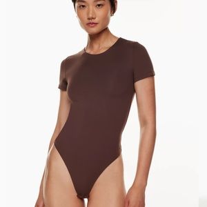 Babaton Contour Crew Shortsleeve Bodysuit